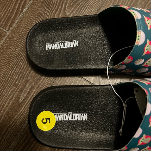 Baby Yoda Slides - Picture 5 of 9